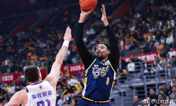 星空体育平台-广东队外援难题，内线必须补强，换掉萨林杰或者麦考尔|胡明轩|中锋|常规赛|王少杰|大外援_新浪体育_新浪新闻